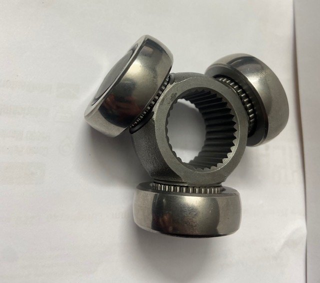 CROCIERA TRIPOIDE NISSAN TERRANO / LAND ROVER FREELANDER / FORD FOCUS 24X37,10X12,30 NUMERO DENTI 32 - Autoricambi4x4