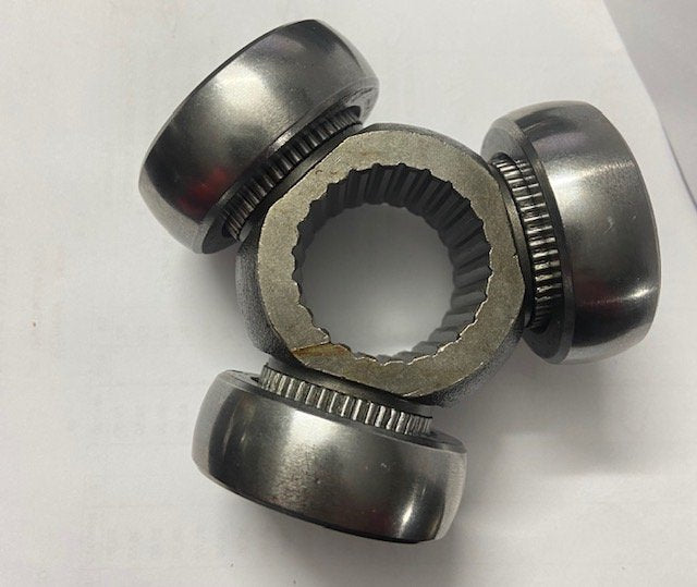 CROCIERA TRIPOIDE RINFORZATA TOYOTA 34X47,90X15,85 NUMERO DENTI 24 - Autoricambi4x4