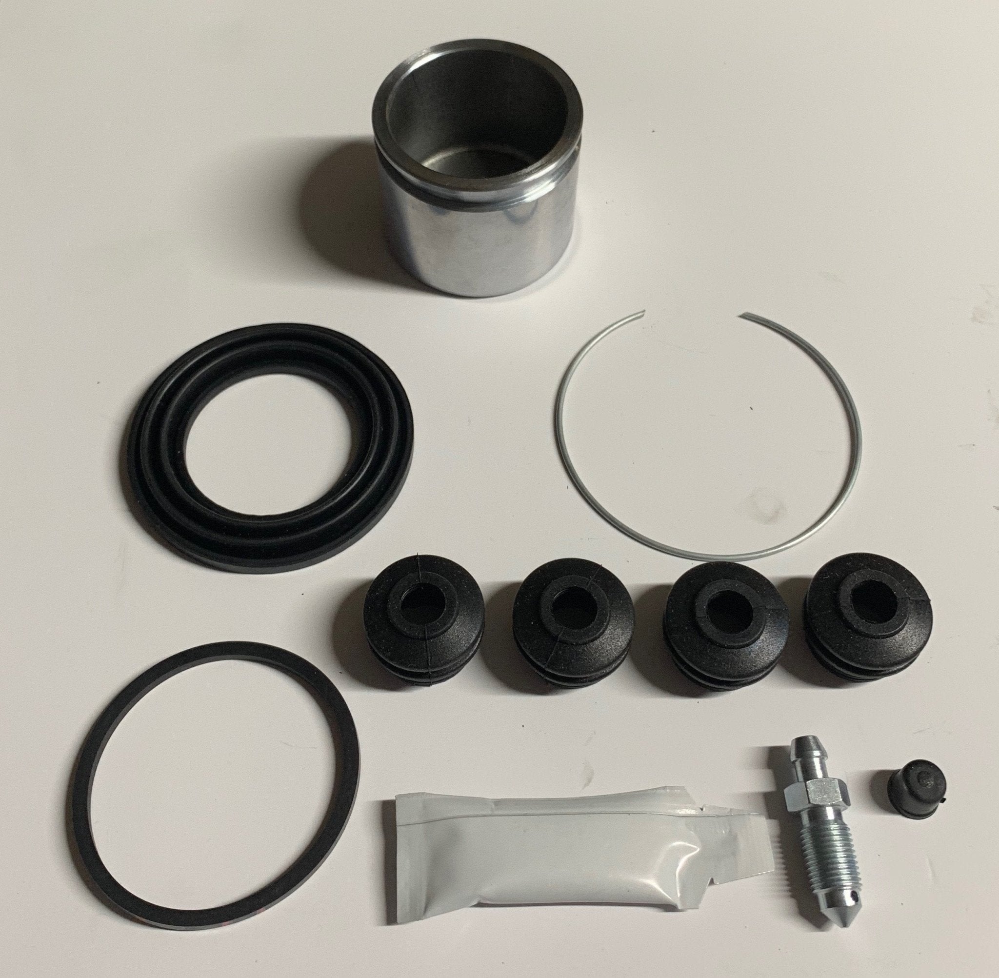 KIT REVISIONE PINZA FRENO ANTERIORE SUZUKI JIMNY/SAMURAI SJ 413 1.3/ 1.5 DDiS (Pistone: 51mm) - Autoricambi4x4