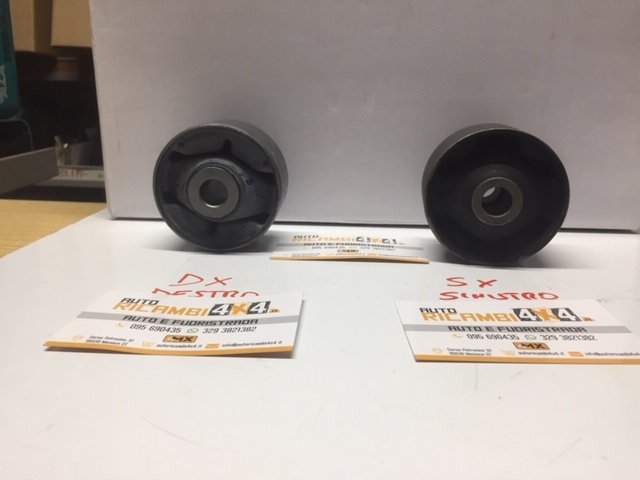 KIT SILENTBLOCK/SUPPORTI ASTA DIFFERENZIALE POSTERIORE DESTRO E SINISTRO MITSUBISHI PAJERO 2.5 - 3.2 3517A027=MR554075 - Autoricambi4x4