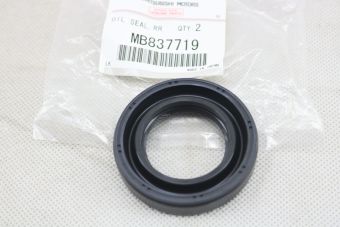 PARAOLIO SEMIASSE POSTERIORE INTERNO MITSUBISHI PAJERO 1° E 2° SERIE/ L200 (ORIGINALE) - Autoricambi4x4