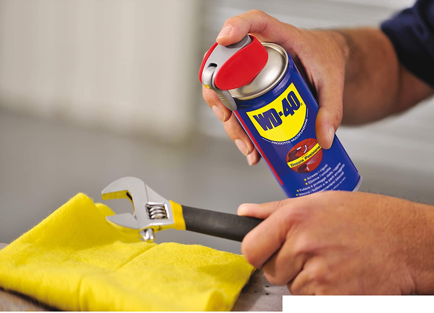 WD - 40 SPRAY/PRODOTTO MULTIFUNZIONE A DOPPIA POSIZIONE - Autoricambi4x4