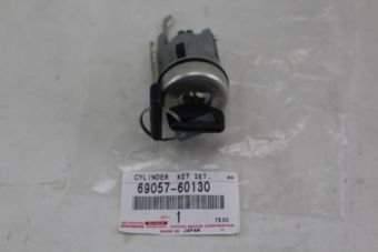 CILINDRO QUADRO + CHIAVE / BLOCCHETTO AVVIAMENTO TOYOTA LAND CRUISER LJ70/ KZJ70/ BJ70 (ORIGINALE) - Autoricambi4x4