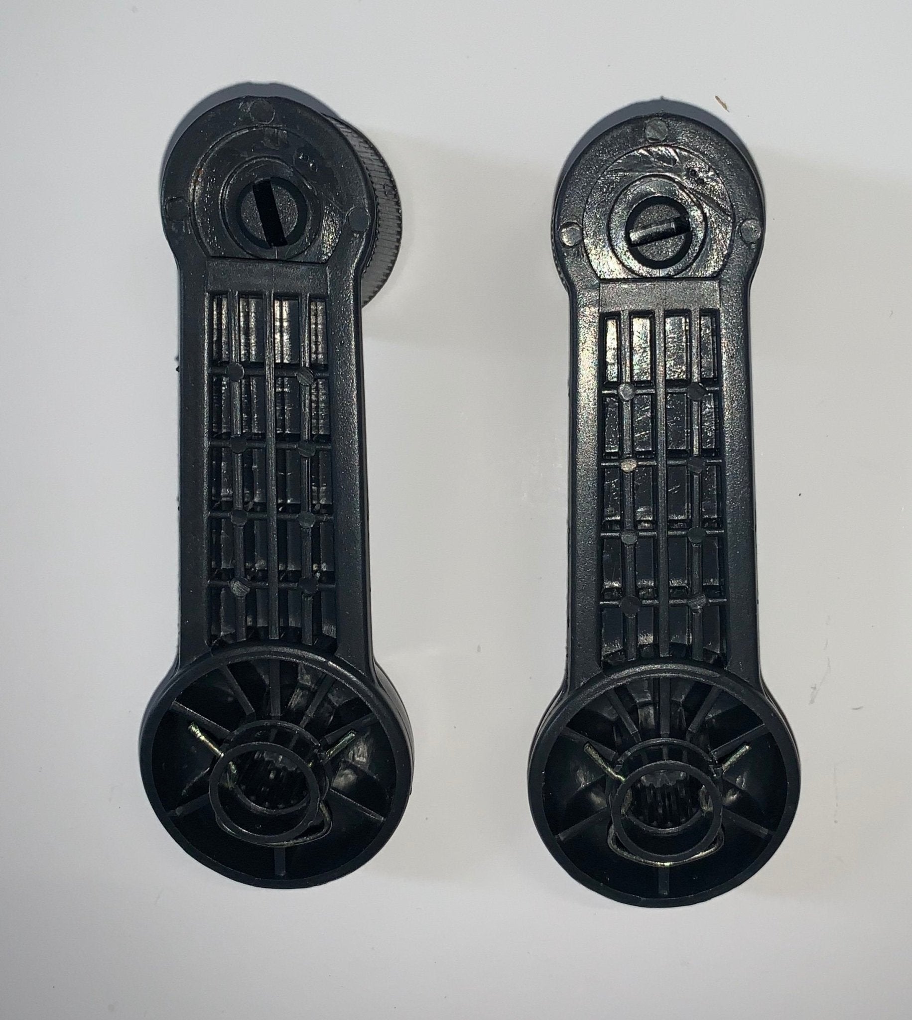 COPPIA MANIGLIE ALZAVETRO DESTRA E SINISTRA SUZUKI JIMNY - Autoricambi4x4