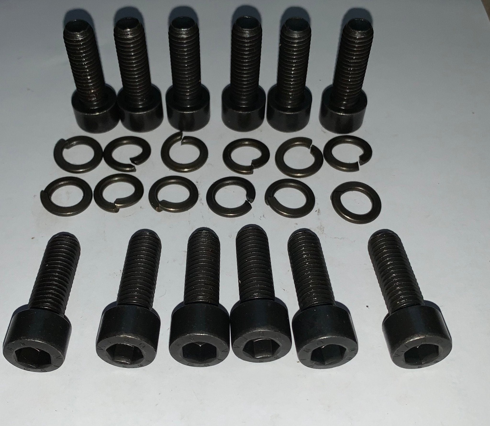 KIT 12 BULLONI E RONDELLE MOZZI RUOTA LIBERA FUORISTRADA NISSAN/MITSUBISHI/TOYOTA/ SUZUKI/ LAND ROVER - Autoricambi4x4