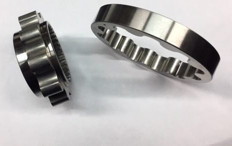 KIT INGRANAGGI POMPA OLIO TOYOTA LAND CRUISER LJ 70 2°SERIE DAL 1990 AL 1993 (32 DENTI) - Autoricambi4x4