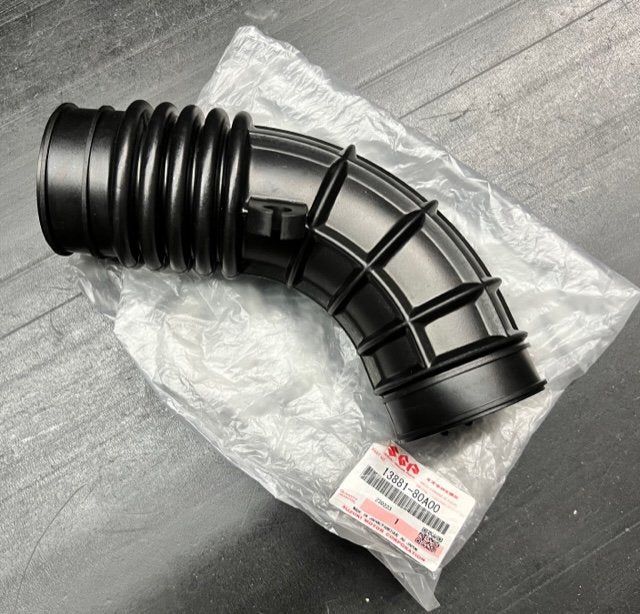 MANICOTTO ASPIRAZIONE/TUBO FILTRO ARIA SUZUKI JIMNY (ORIGINALE) - Autoricambi4x4