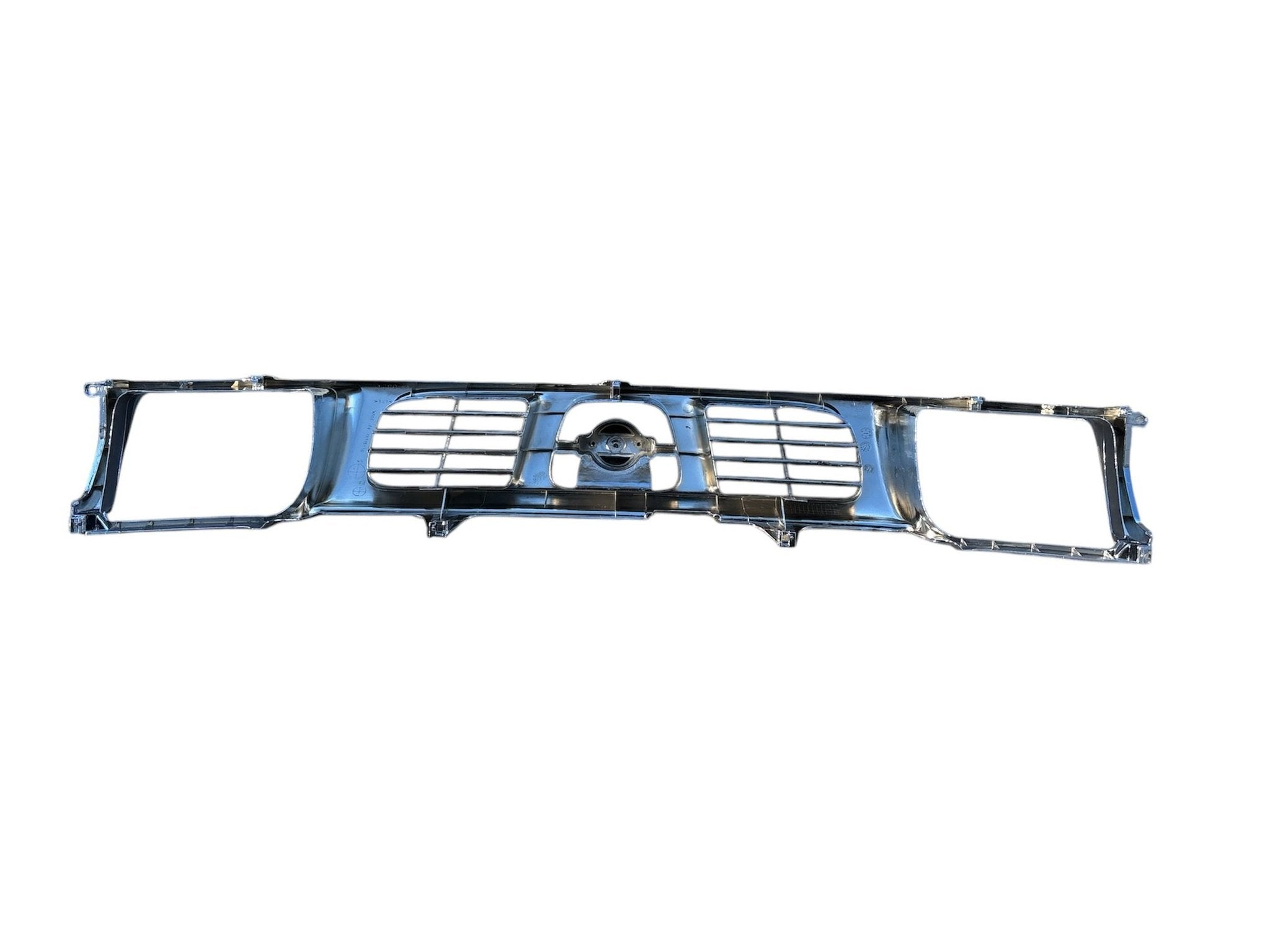 MASCHERINA/ GRIGLIA ANTERIORE CROMATA NISSAN KING CAB D22 DAL 1998 AL 2001 - Autoricambi4x4