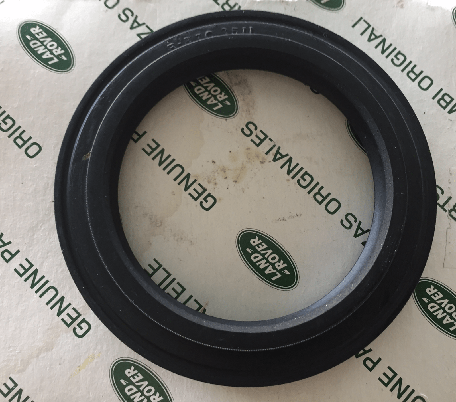 PARAOLIO MOZZO POSTERIORE INTERNO LAND ROVER DEFENDER 90 (ORIGINALE) - Autoricambi4x4