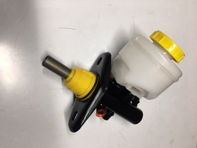 POMPA FRENO NISSAN TERRANO II COMPLETA DI VASCHETTA - Autoricambi4x4