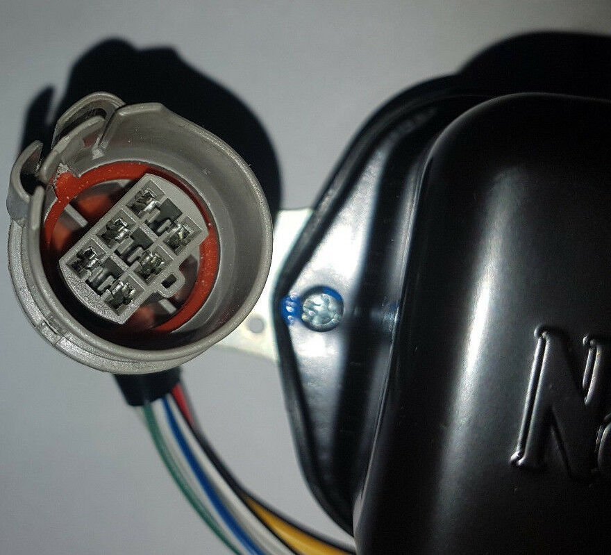 REGOLATORE ALTERNATORE TOYOTA HILUX (CON ATTACCO ROTONDO) - Autoricambi4x4