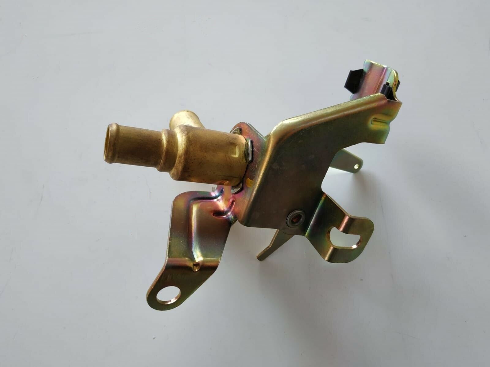 RUBINETTO RISCALDAMENTO/ VALVOLA DI CONTROLLO DEL RISCALDATORE SUZUKI SJ410/ SJ413/ SAMURAI/ SANTANA (ORIGINALE) - Autoricambi4x4