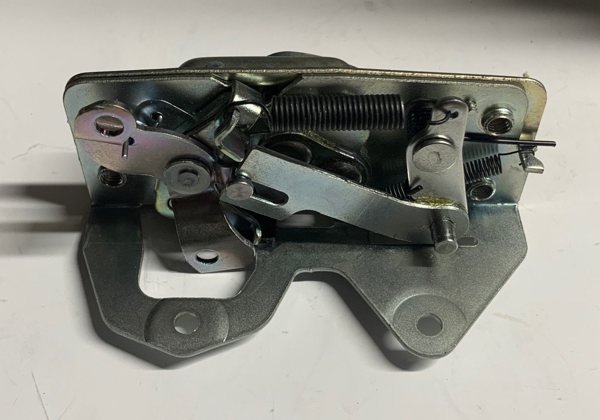 SERRATURA COFANO POSTERIORE SUZUKI (ORIGINALE) - Autoricambi4x4