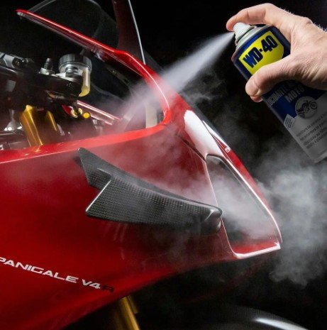 WD - 40 LUCIDANTE AL SILICONE MOTO 400ML - Autoricambi4x4